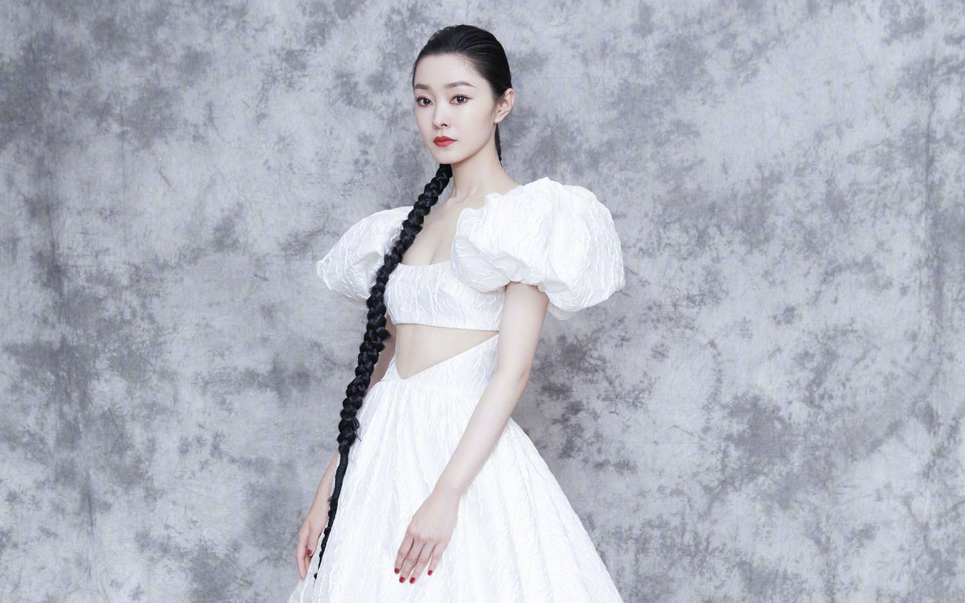 多特蒙德足球俱乐部继续保持领先优势，多特蒙德 足球