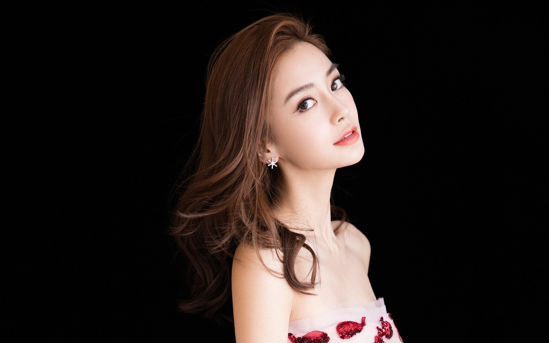 乐鱼电竞在线平台-女子足球训练注重反击转化速度提升进攻效率，女子足球训练中的注意事项-乐鱼电竞在线平台