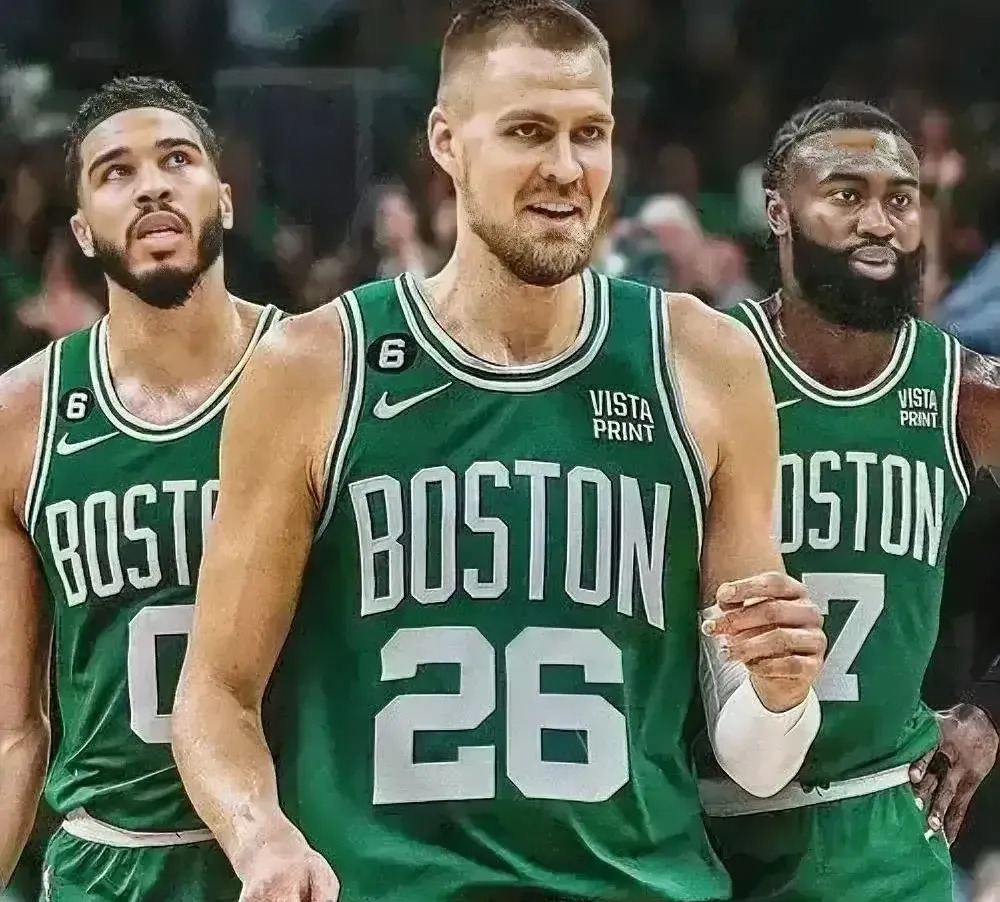 乐鱼体育:凯尔特人队新赛季:格林能否提升球队的防守硬度,在季后赛中发挥关键作用,帮助球队赢得总冠军?的简单介绍 乐鱼体育:凯尔特人队新赛季:格林能否提升球队的防守硬度,在季后赛中发挥关键作用,帮助球队赢得总冠军?的简单介绍